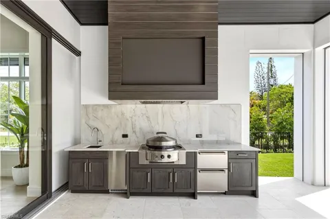 $3,995,000 | 1079 Diana Avenue, Naples, FL 34103