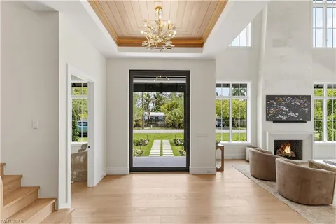 $3,995,000 | 1079 Diana Avenue, Naples, FL 34103