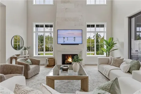 $3,995,000 | 1079 Diana Avenue, Naples, FL 34103