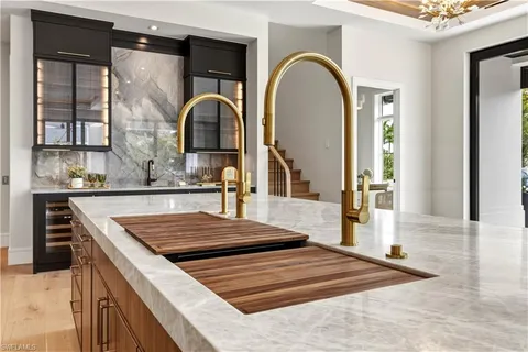 $3,995,000 | 1079 Diana Avenue, Naples, FL 34103