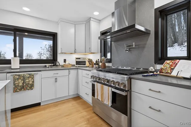 $799,900 | 101 Alton Street, Syracuse, NY 13215