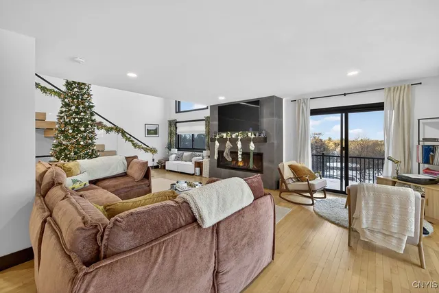 $799,900 | 101 Alton Street, Syracuse, NY 13215