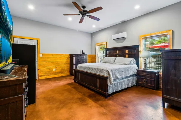 $760,000 | 807 Whitehead Drive, Diboll, TX 75941