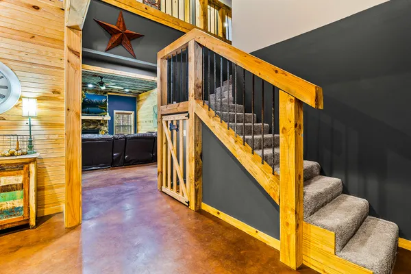 $760,000 | 807 Whitehead Drive, Diboll, TX 75941