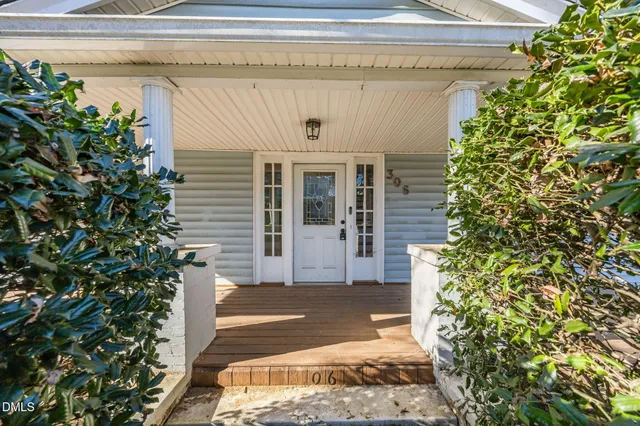 $250,000 | 306 North Maple Street, Graham, NC 27253