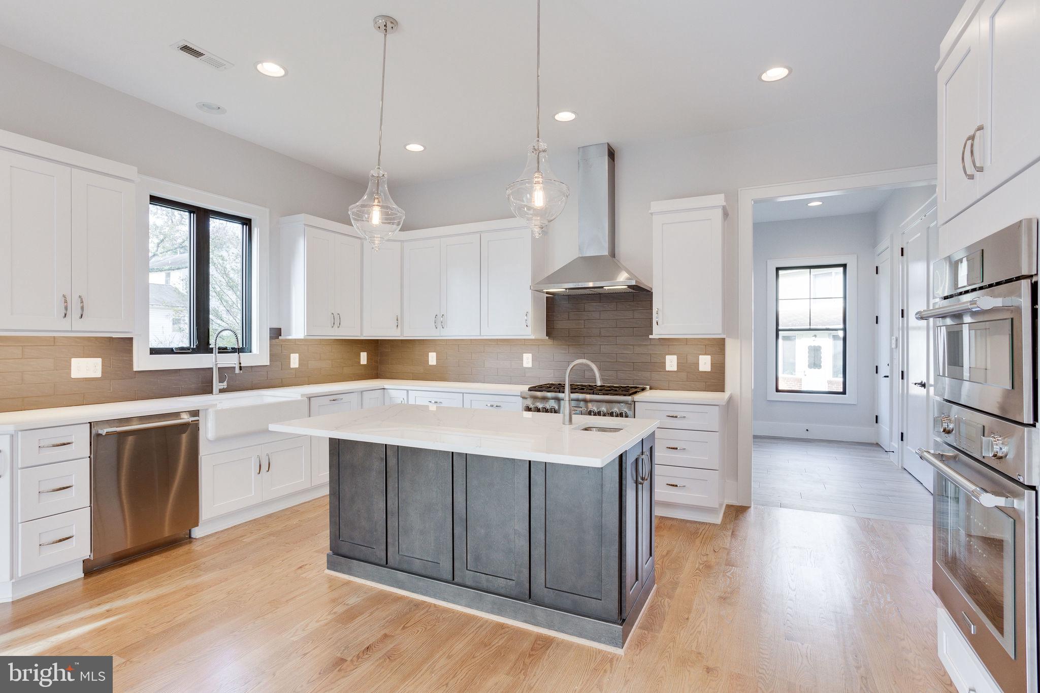 303 Branch Road Southeast Vienna, VA 22180 - Photo 12 of 50 Kitchen