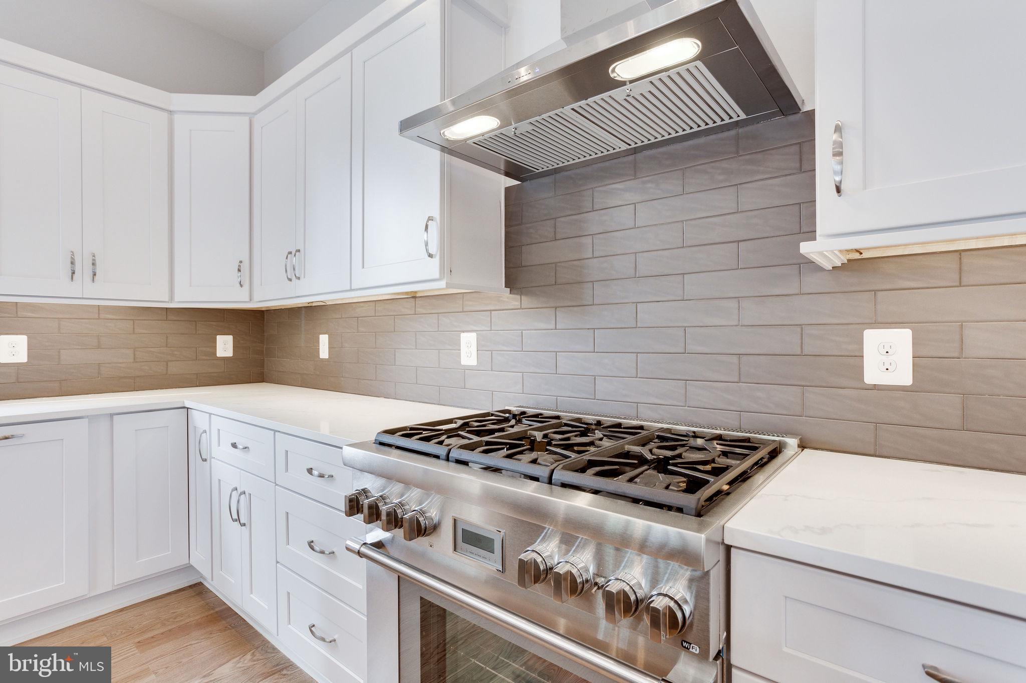 303 Branch Road Southeast Vienna, VA 22180 - Photo 13 of 50 Thermador Range