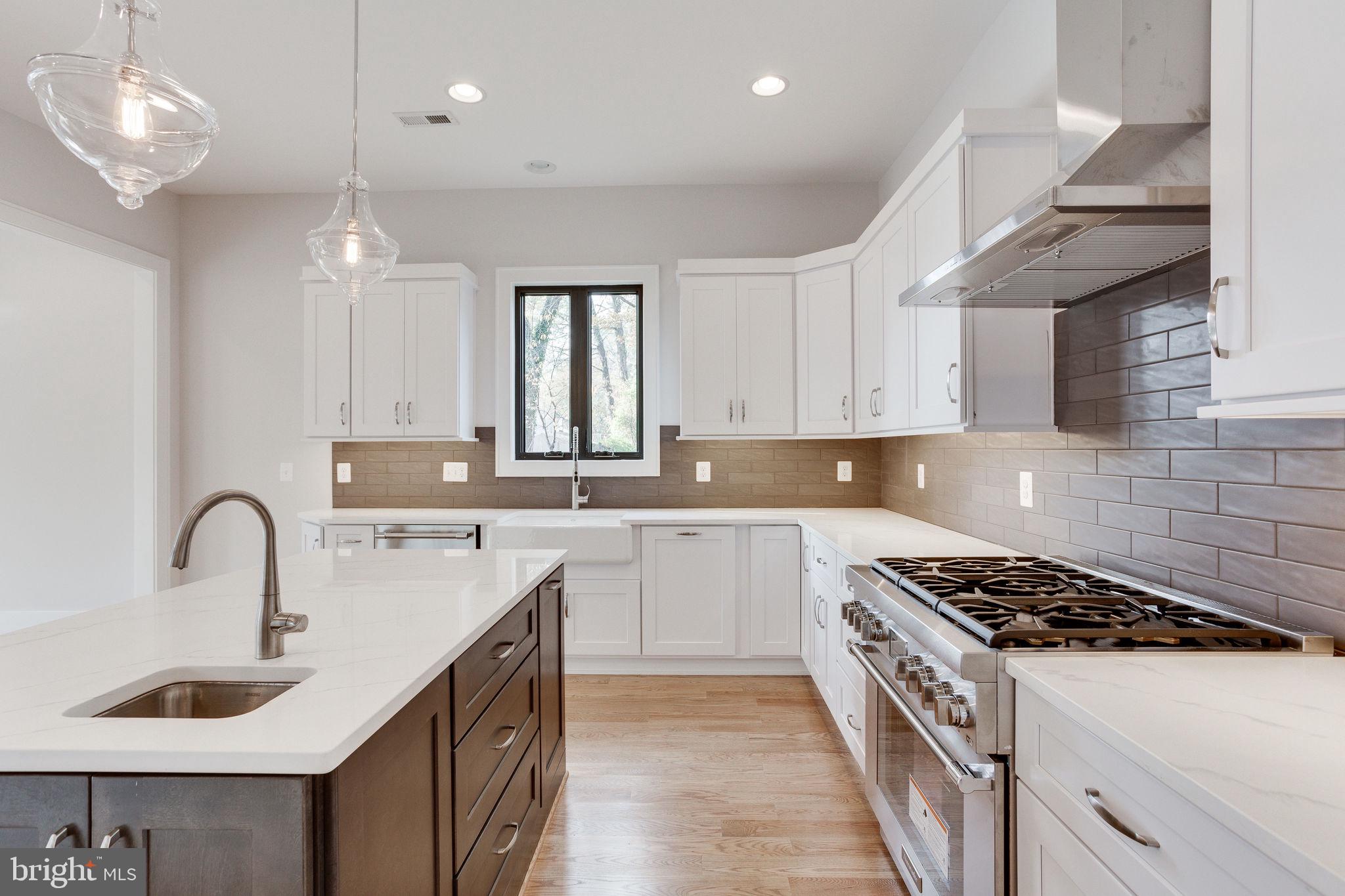 303 Branch Road Southeast Vienna, VA 22180 - Photo 14 of 50 Kitchen