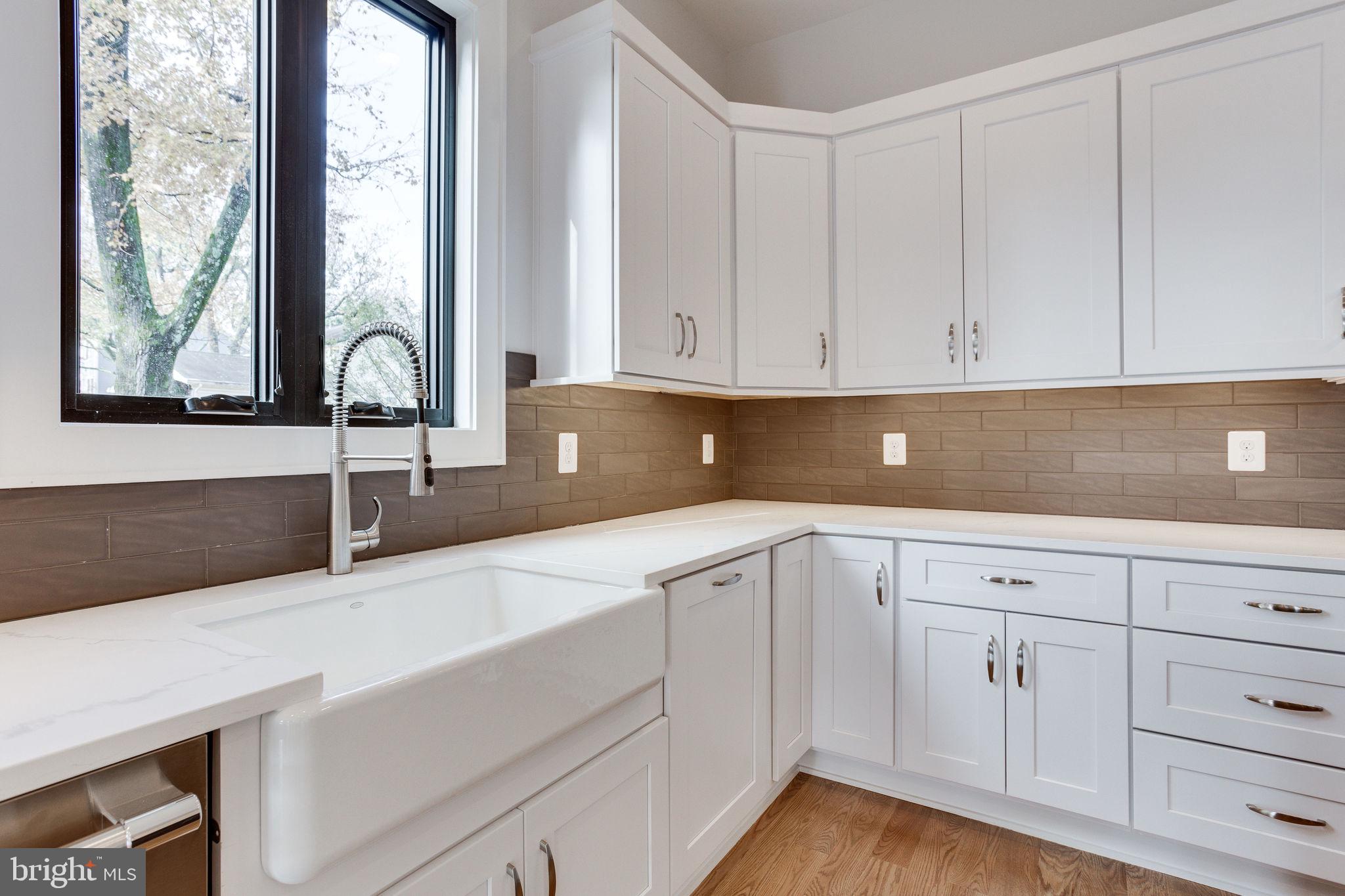 303 Branch Road Southeast Vienna, VA 22180 - Photo 16 of 50 Farmhouse Sink