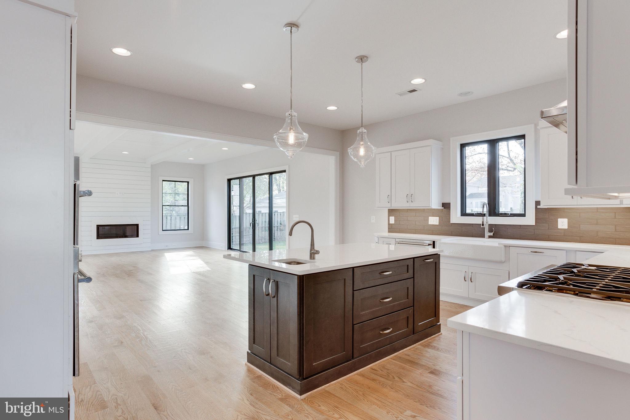 303 Branch Road Southeast Vienna, VA 22180 - Photo 17 of 50 Kitchen