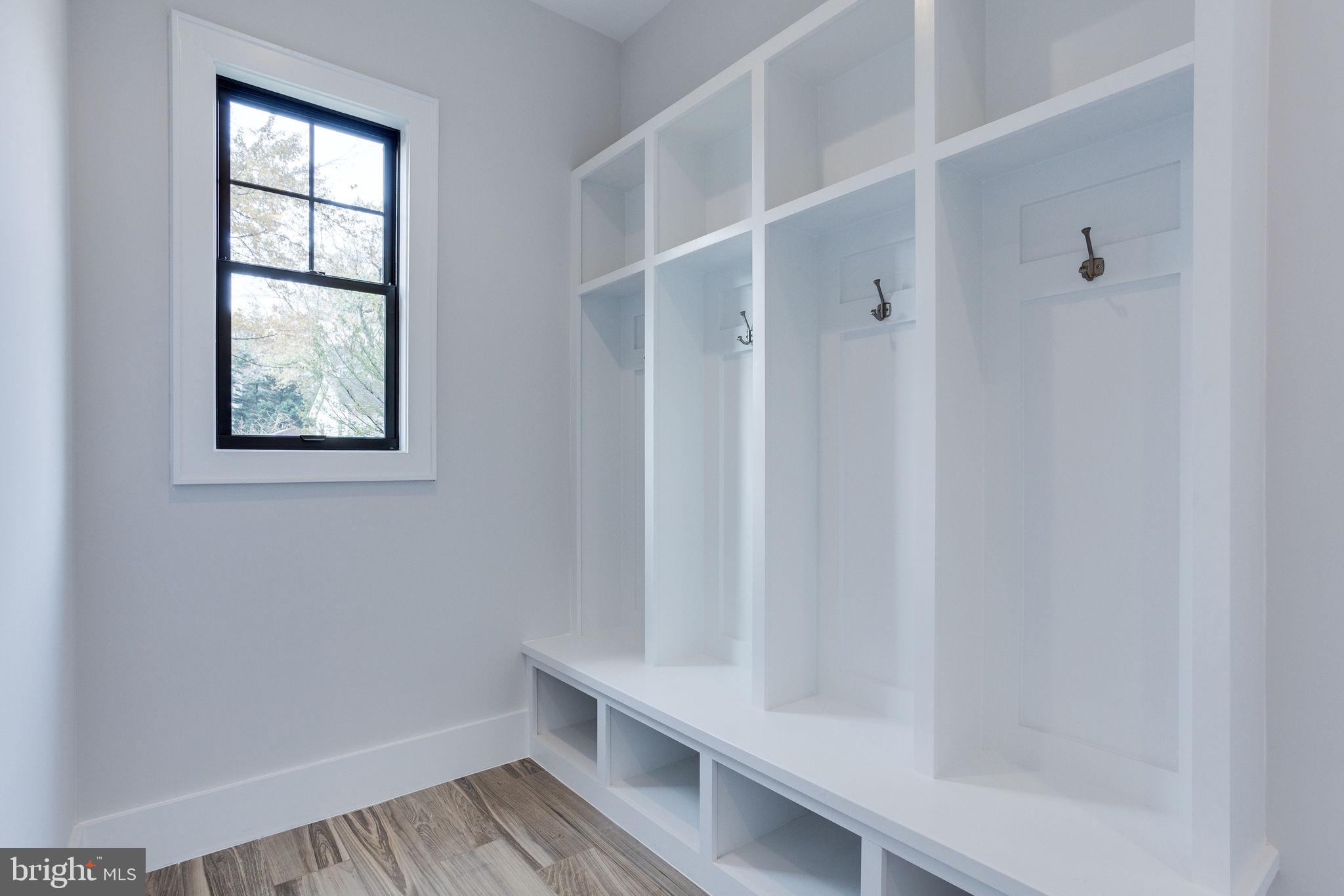 303 Branch Road Southeast Vienna, VA 22180 - Photo 23 of 50 Mudroom with Lockers