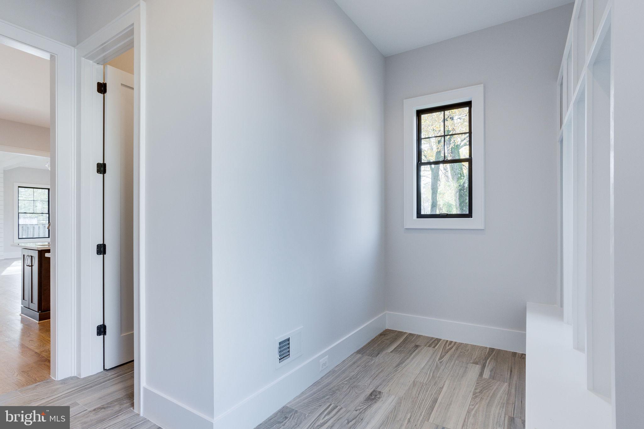 303 Branch Road Southeast Vienna, VA 22180 - Photo 24 of 50 Mudroom