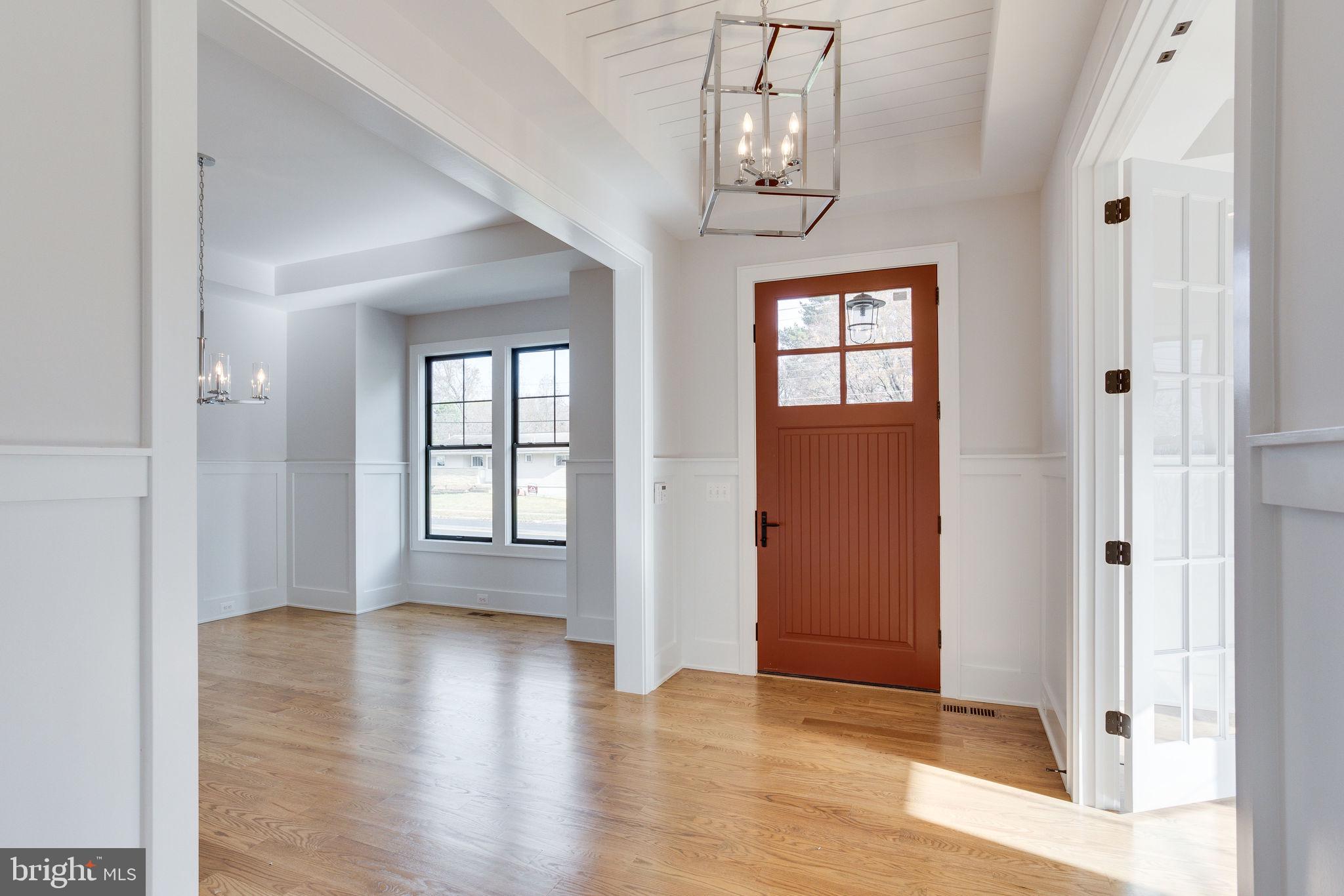 303 Branch Road Southeast Vienna, VA 22180 - Photo 4 of 50 Foyer