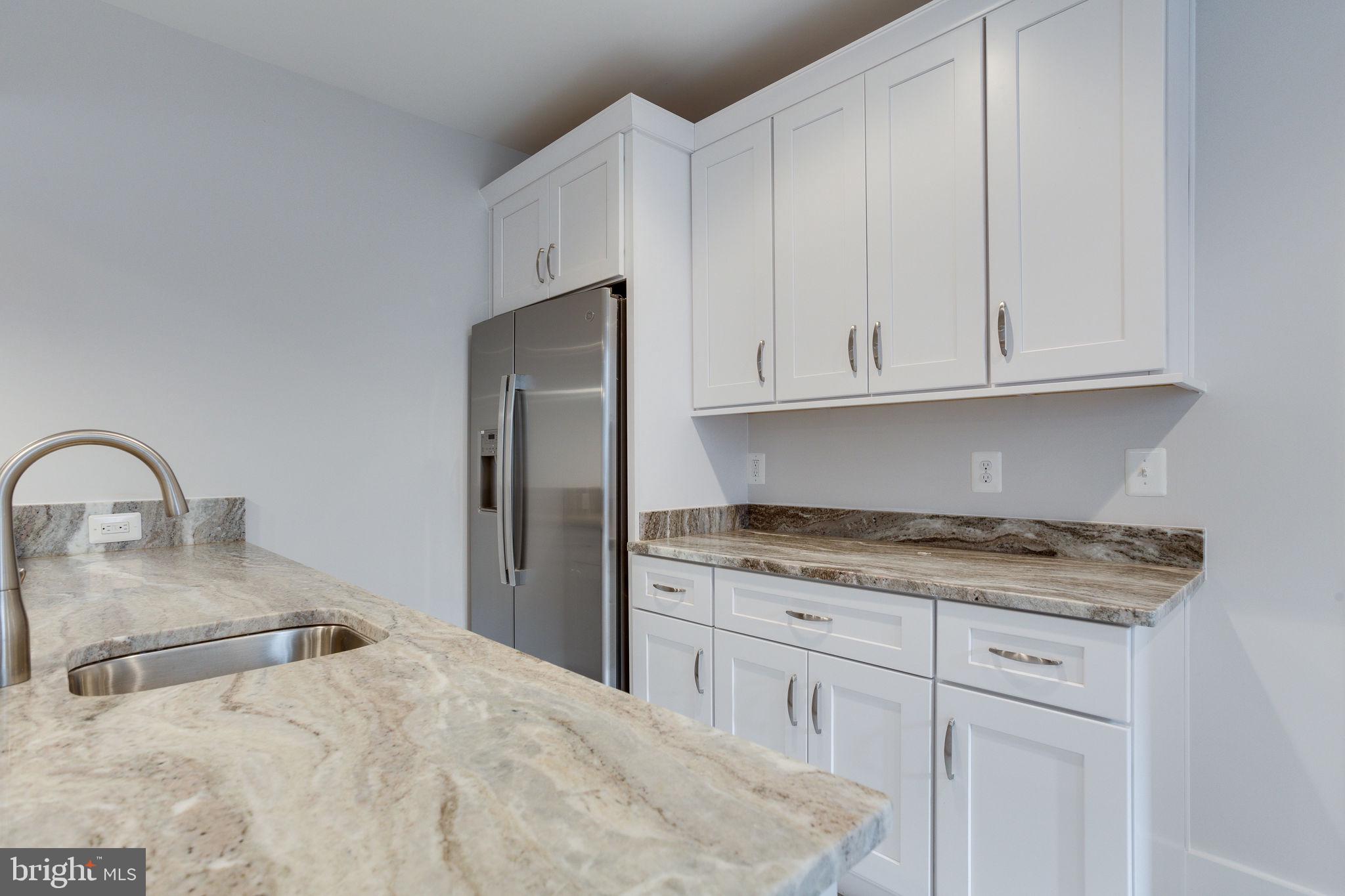 303 Branch Road Southeast Vienna, VA 22180 - Photo 46 of 50 Full Wetbar