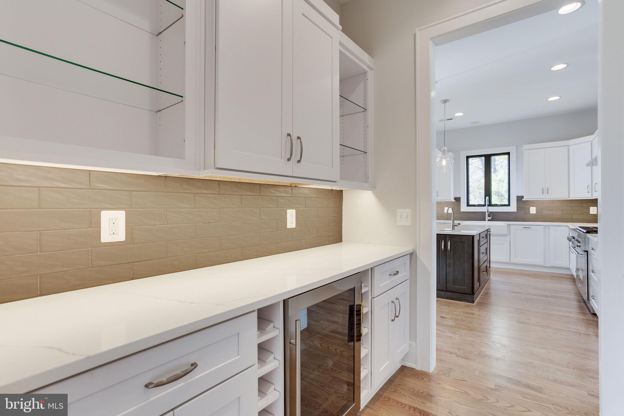 303 Branch Road Southeast Vienna, VA 22180 - Photo 10 of 50 Wetbar