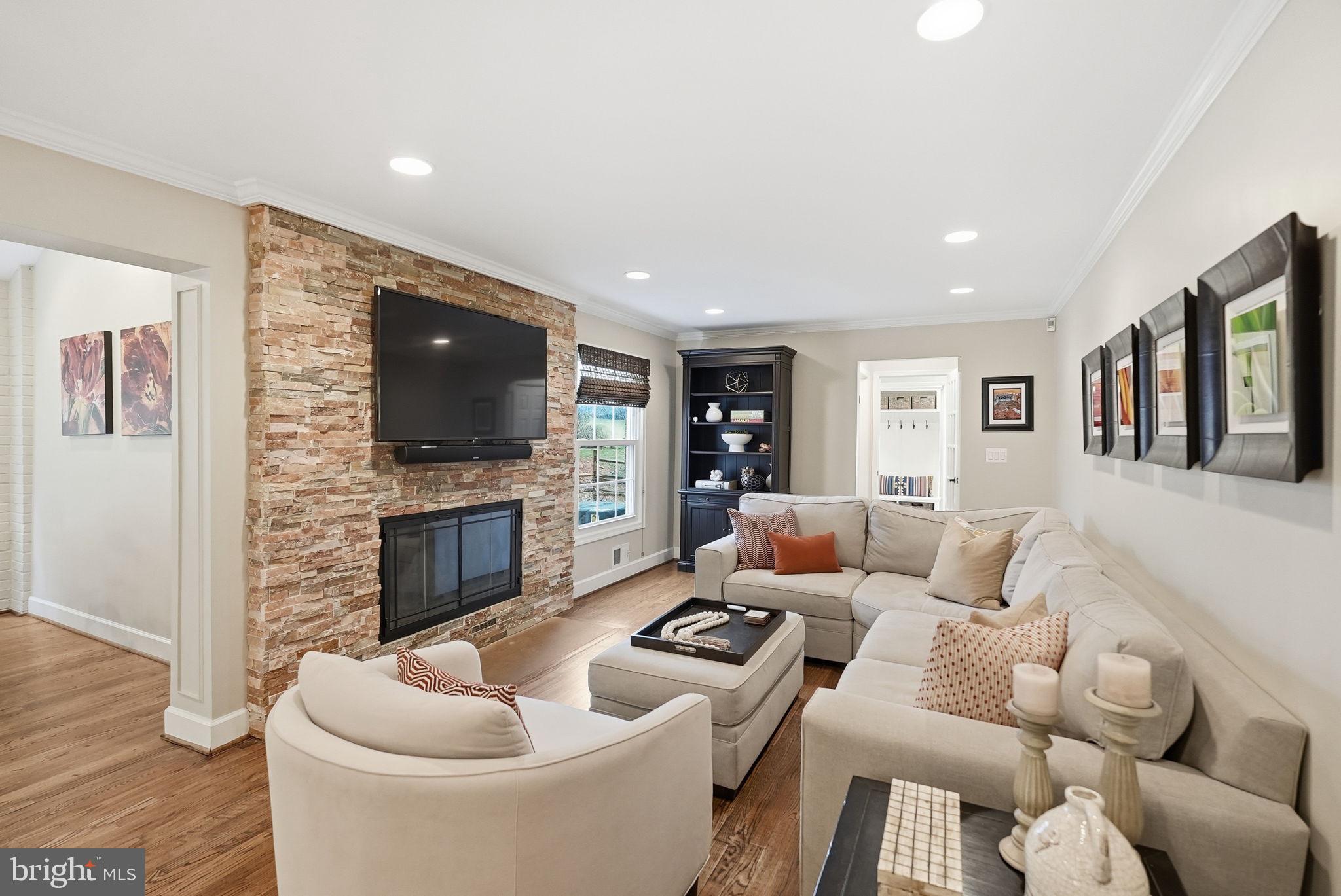 1 Paddock Court Potomac, MD 20854 - Photo 12 of 34 Family Room w/ gas fireplace