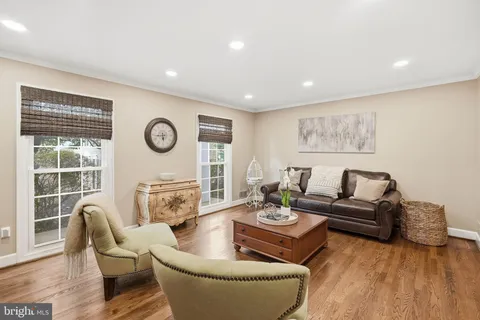 $1,295,000 | 1 Paddock Court, Potomac, MD 20854