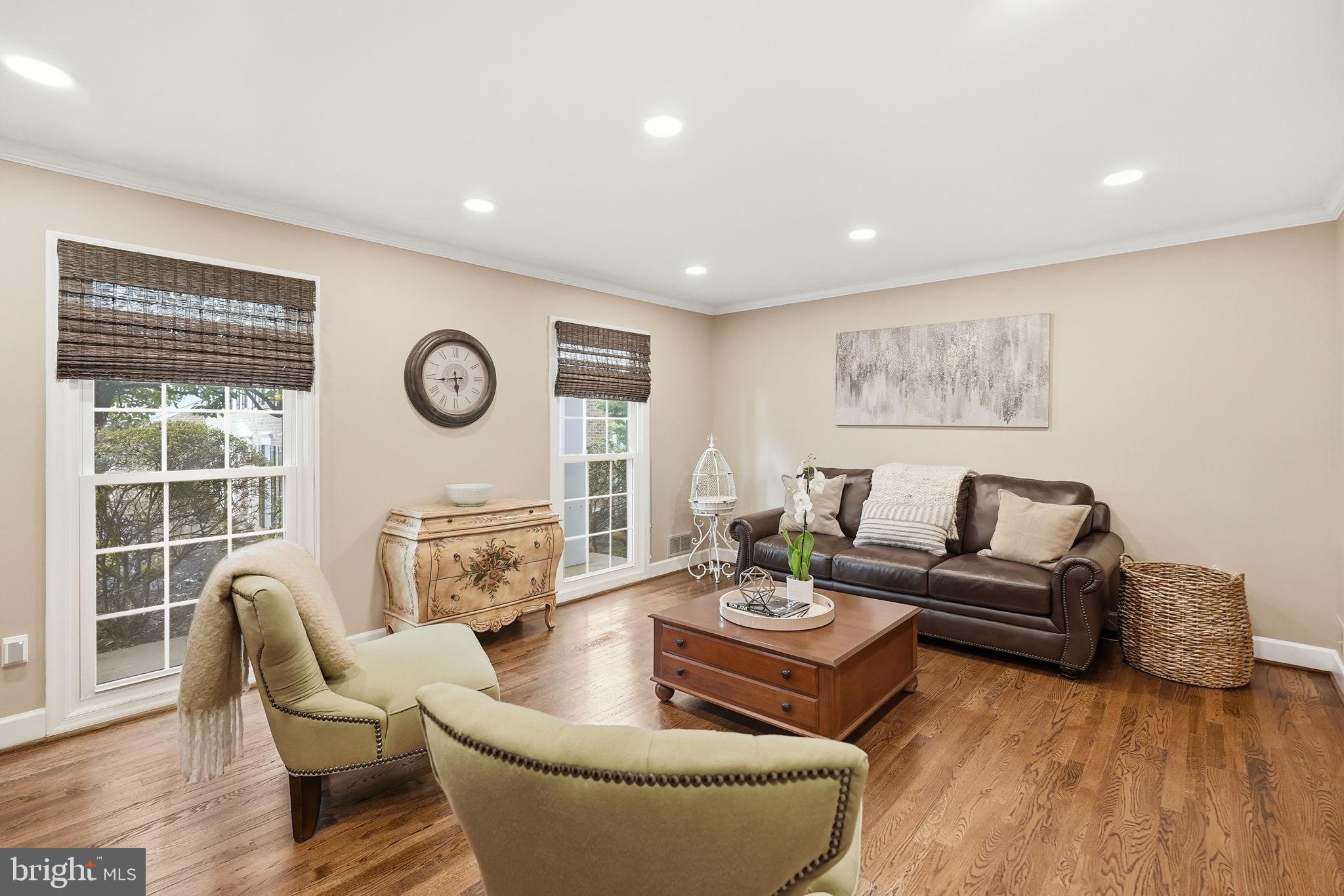1 Paddock Court Potomac, MD 20854 - Photo 3 of 34 Formal Living Room