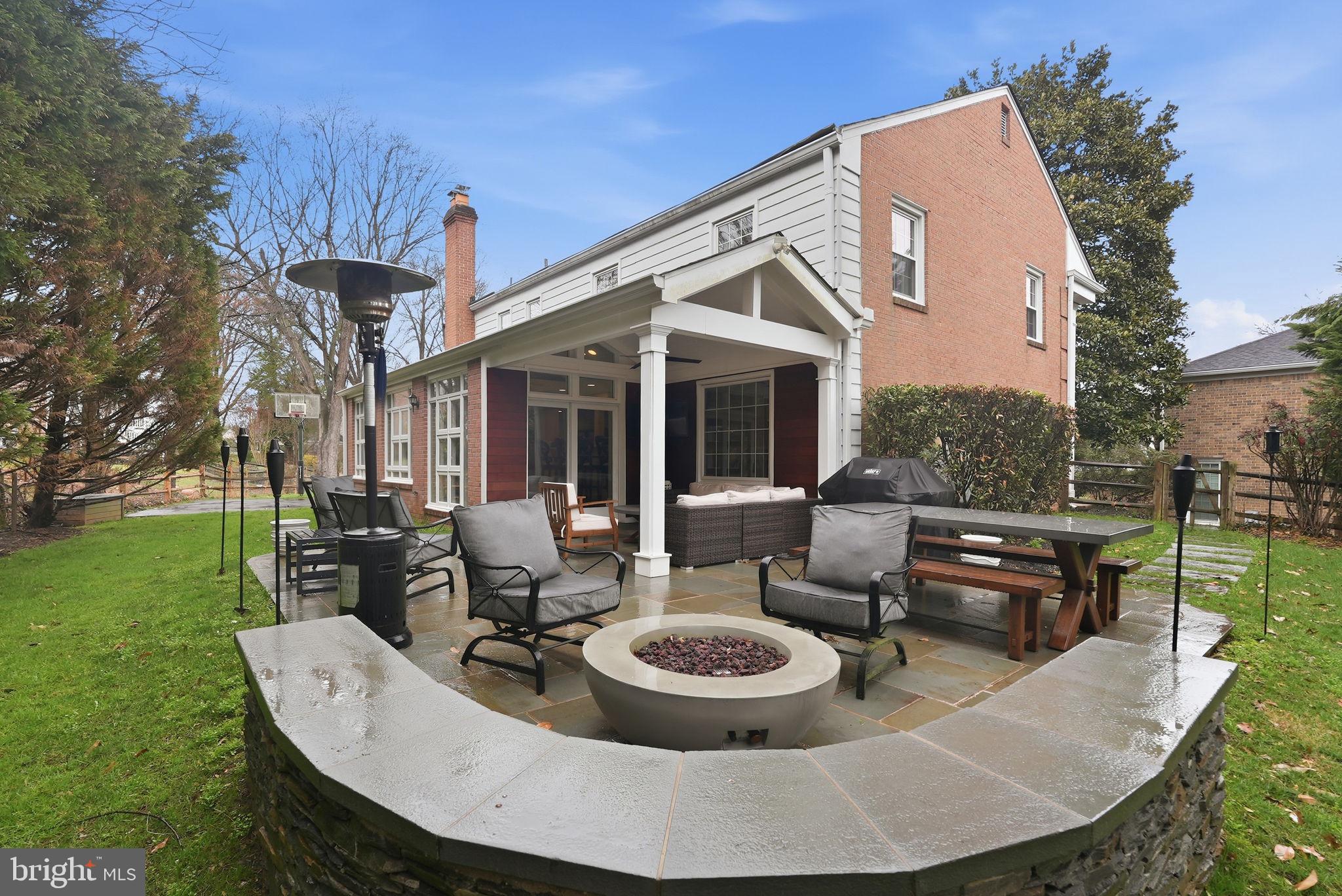 1 Paddock Court Potomac, MD 20854 - Photo 32 of 34 Built-in Fire Pit Area