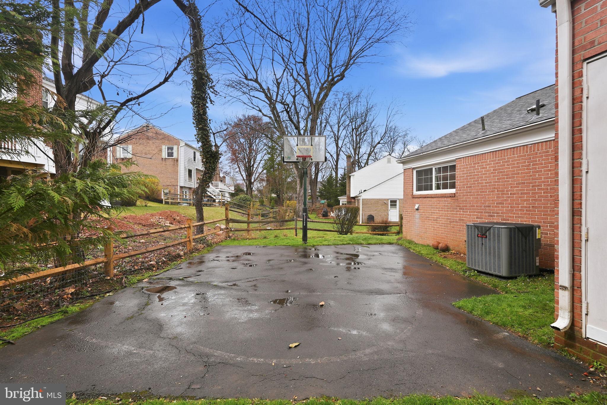 1 Paddock Court Potomac, MD 20854 - Photo 33 of 34 Sport Court