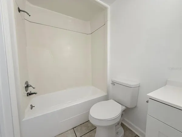 $1,000 | 3301 58th Avenue South, Unit 302, St. Petersburg, FL 33712