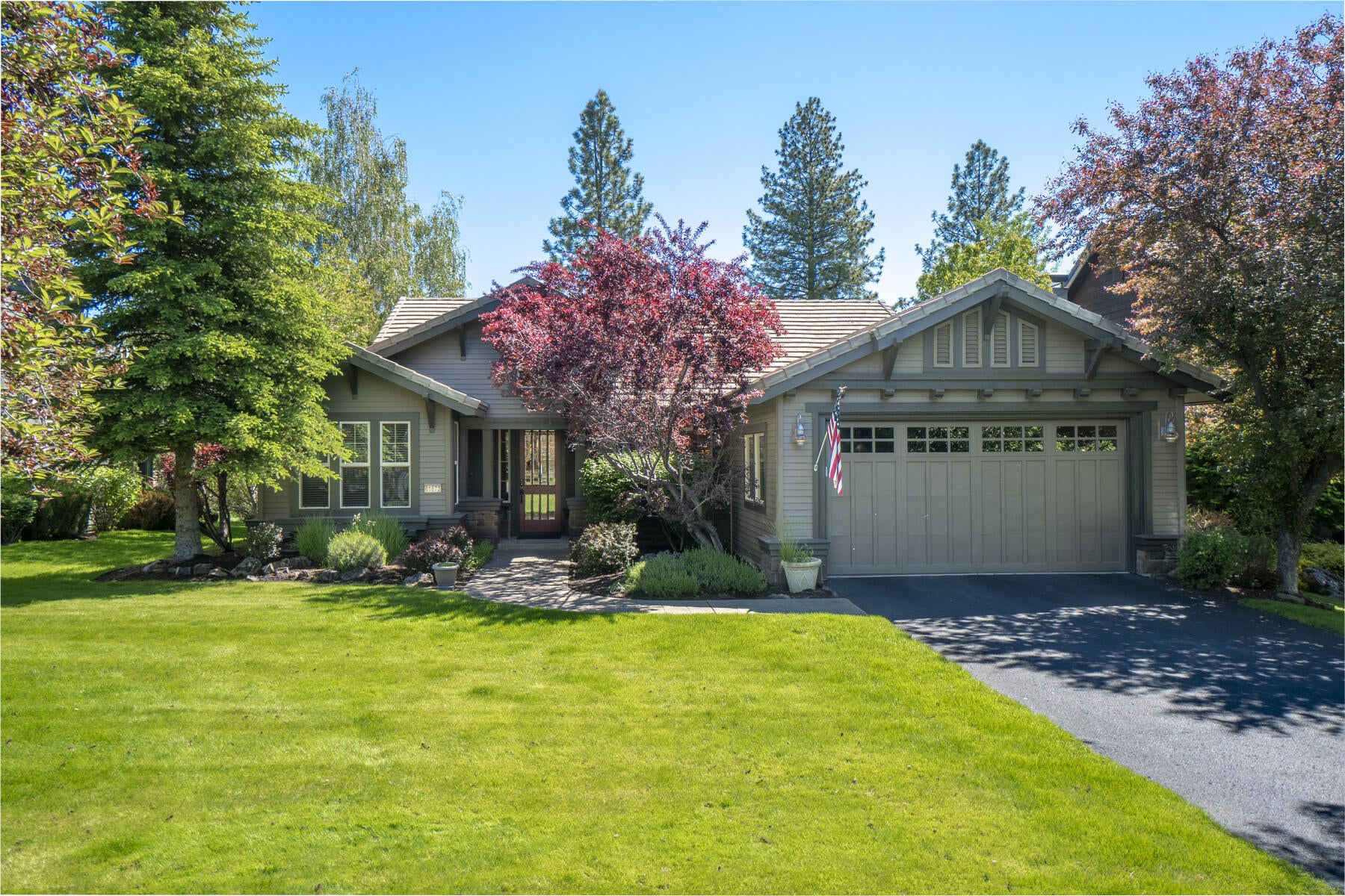 61872 Fall Creek Loop Bend, OR 97702 - Photo 1 of 31 01