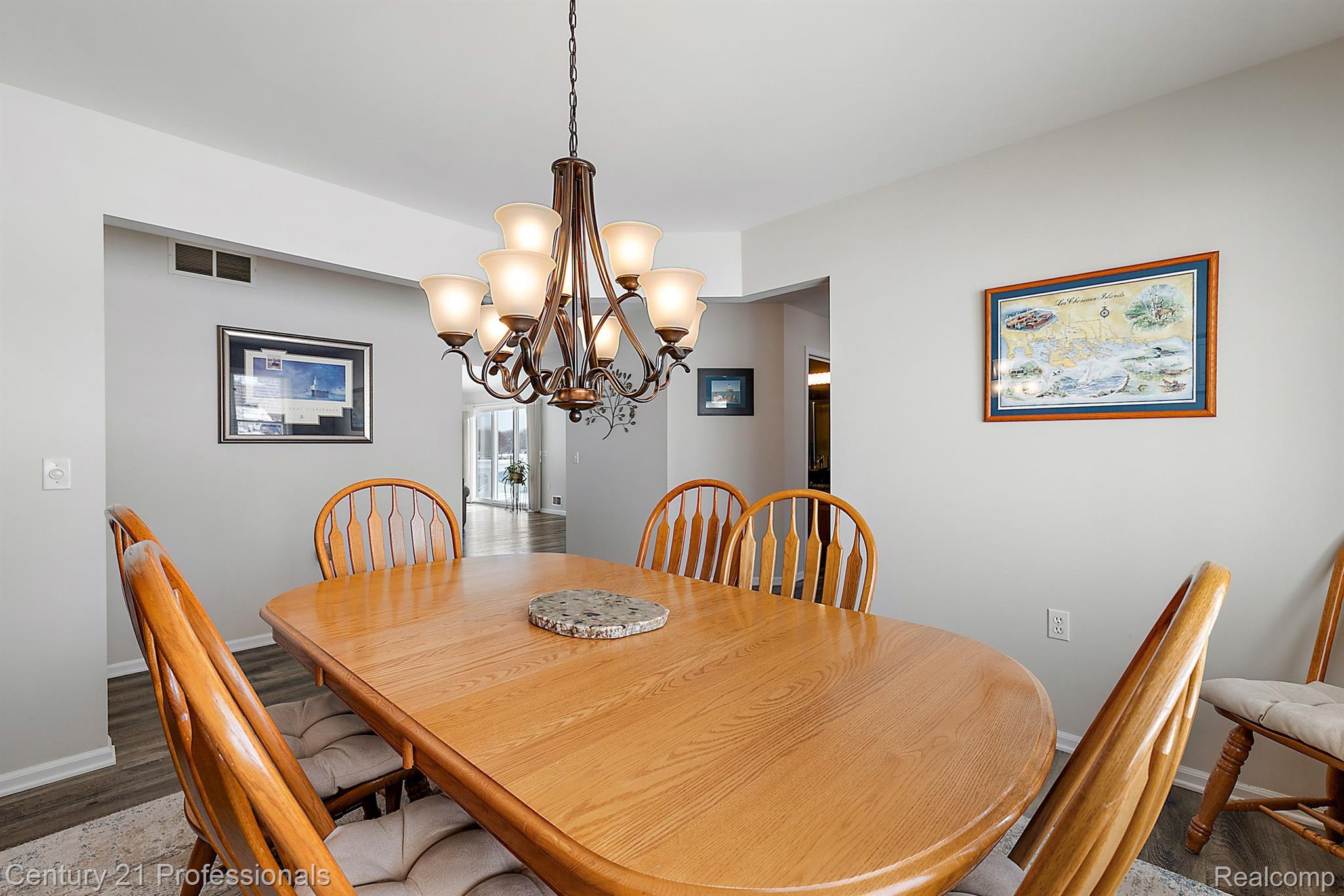 8856 Bridge Lake Road Clarkston, MI 48348 - Photo 18 of 91 Dining room right off the kitchen