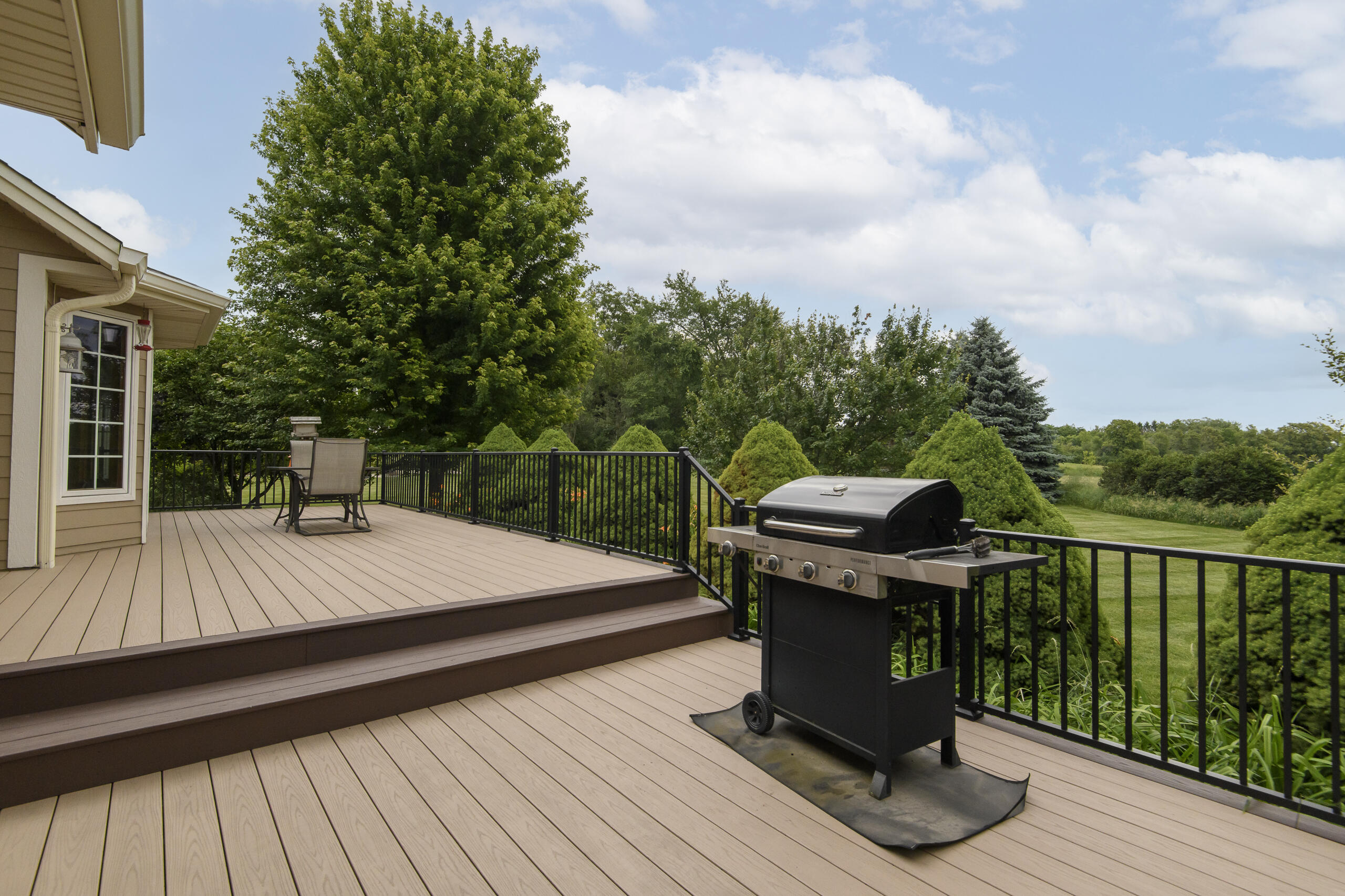 N5158 Union Hill Road Concord, WI 53066 - Photo 52 of 61 Deck