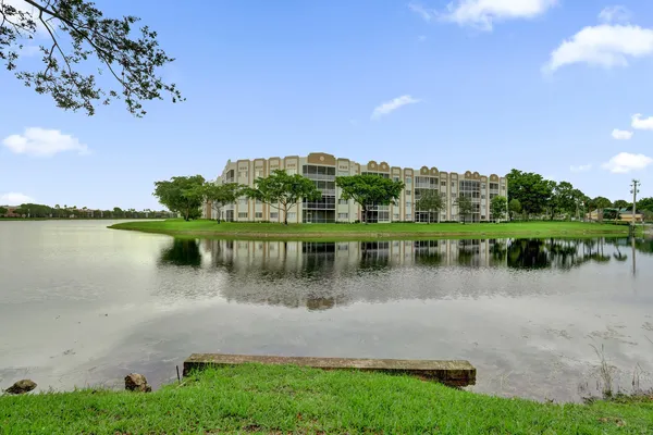 $158,000 | 7432 Ashmont Circle, Unit 208, Tamarac, FL 33321