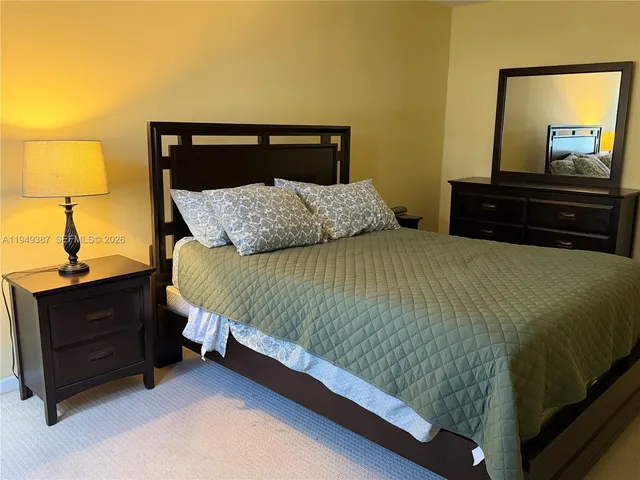 $1,800 | 2801 Northeast 183rd Street, Unit 111W, Aventura, FL 33160