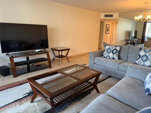 $1,800 | 2801 Northeast 183rd Street, Unit 111W, Aventura, FL 33160