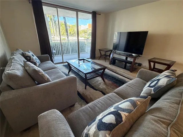 $1,800 | 2801 Northeast 183rd Street, Unit 111W, Aventura, FL 33160