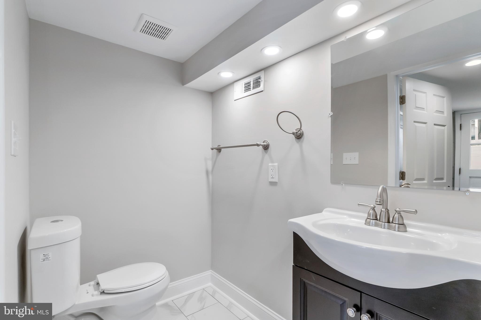 1009 Cherlyn Road Baltimore, MD 21221 - Photo 29 of 32 Basement bath