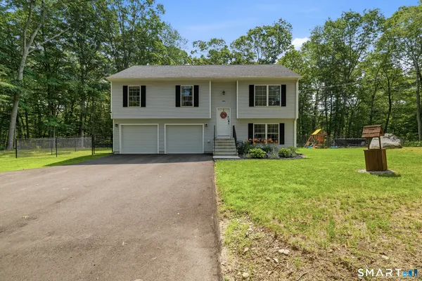 $500,000 | 845 Old Colchester Road, Montville, CT 06370