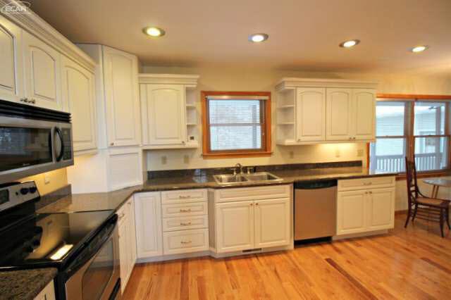 8680 South Durand Road Durand, MI 48429 - Photo 6 of 32 20459611-5.JPG