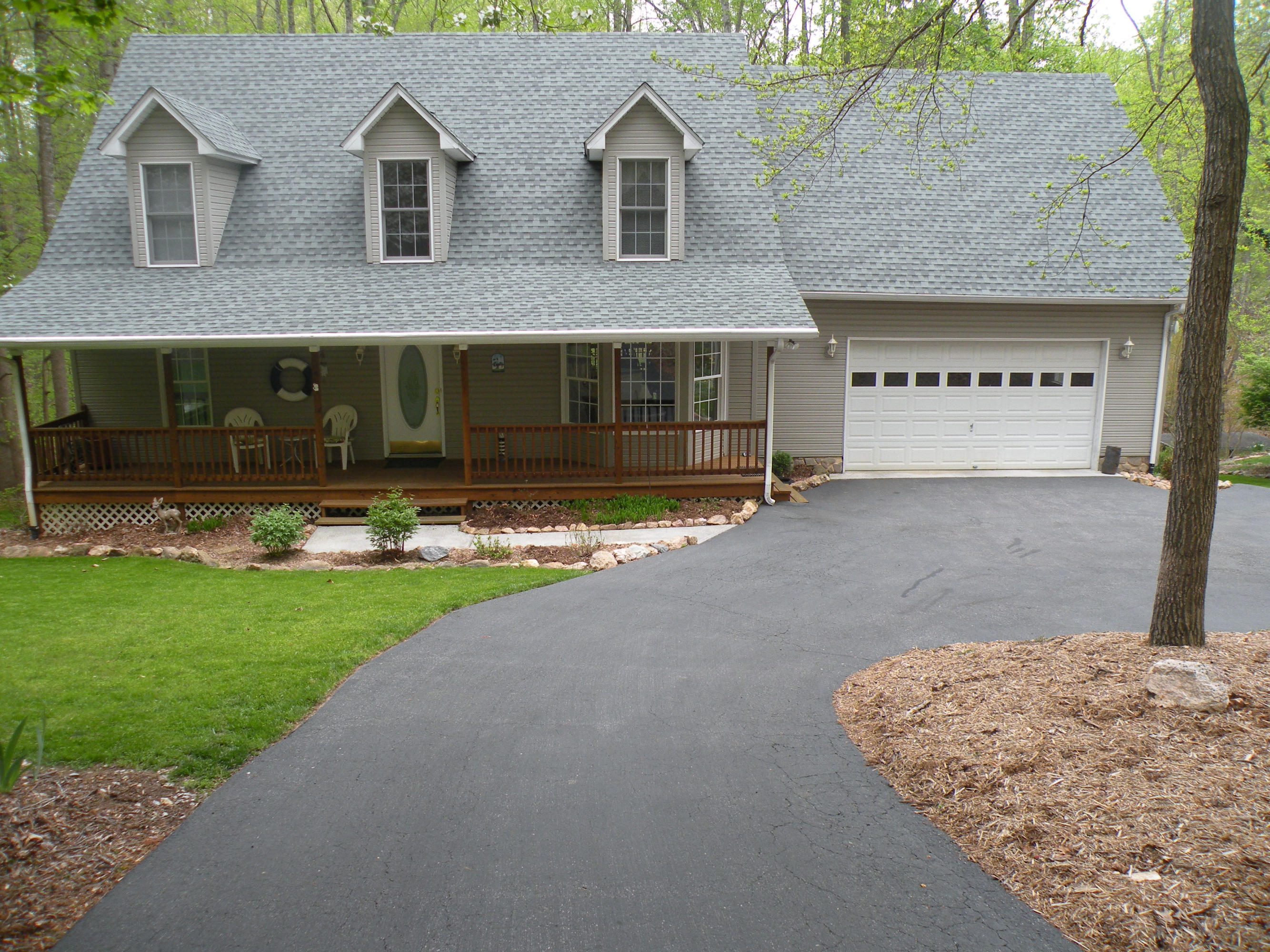 110 Woodley Road Moneta, VA 24121 - Photo 1 of 35 DSCN9064