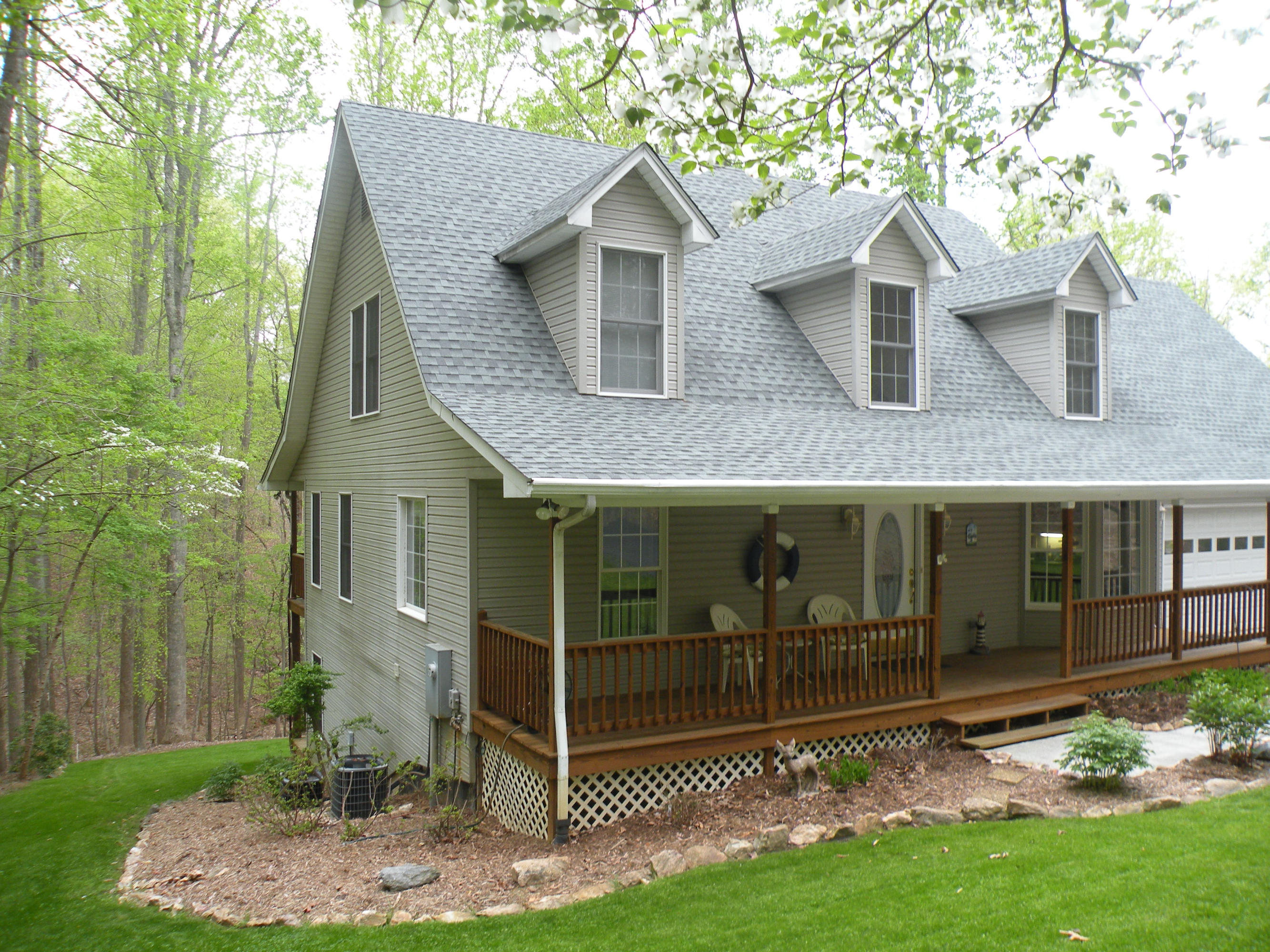 110 Woodley Road Moneta, VA 24121 - Photo 2 of 35 DSCN9065