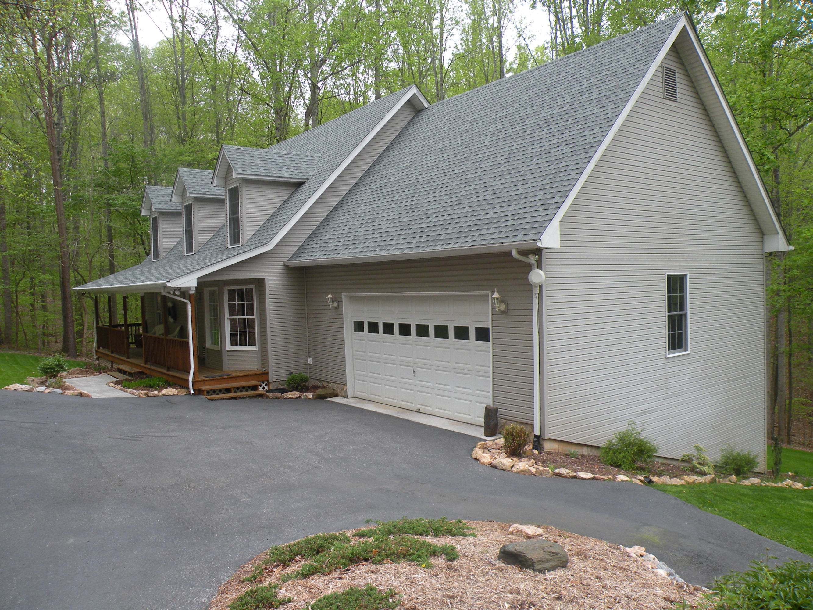 110 Woodley Road Moneta, VA 24121 - Photo 3 of 35 DSCN9070