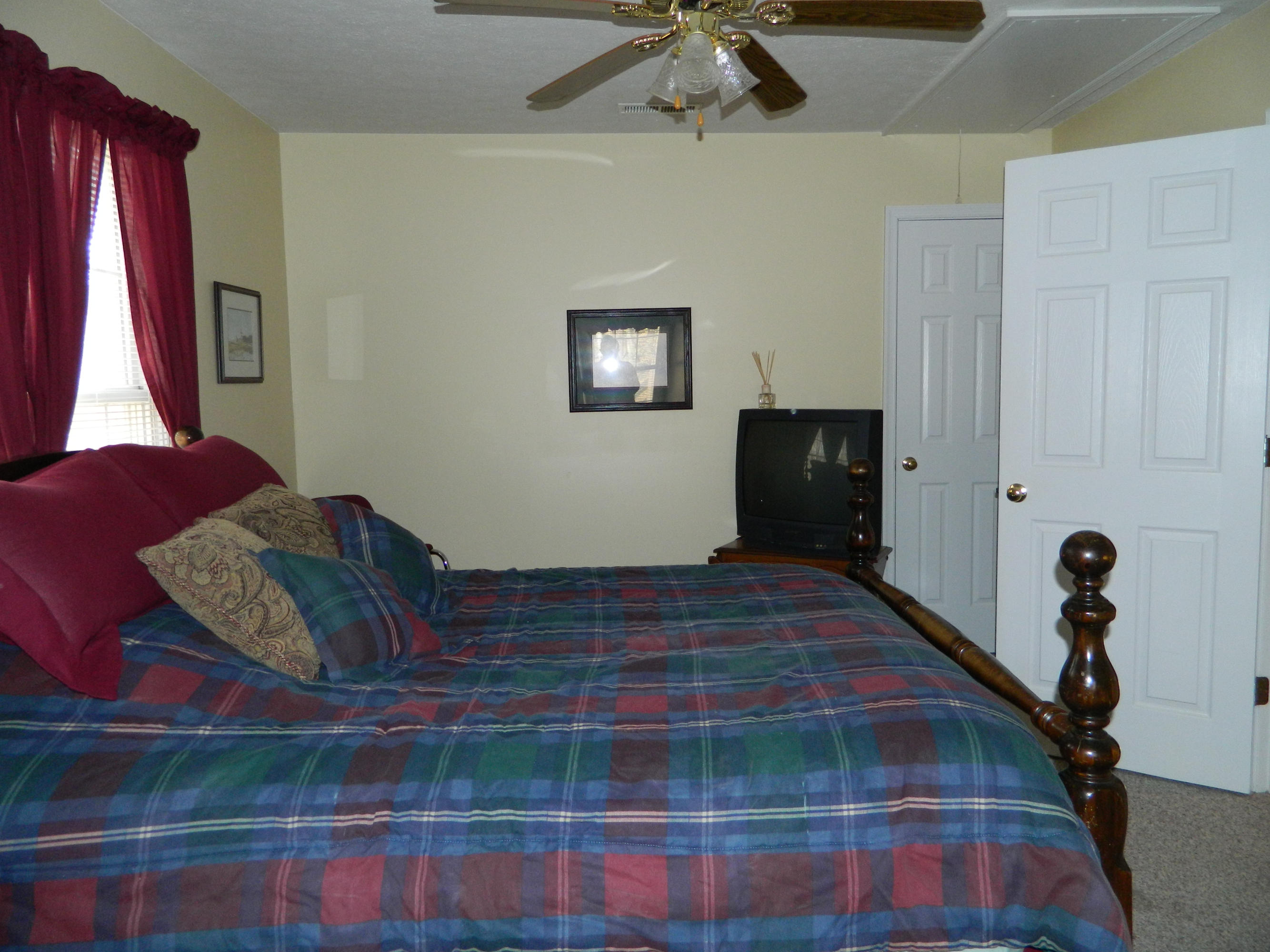110 Woodley Road Moneta, VA 24121 - Photo 24 of 35 DSCN0550