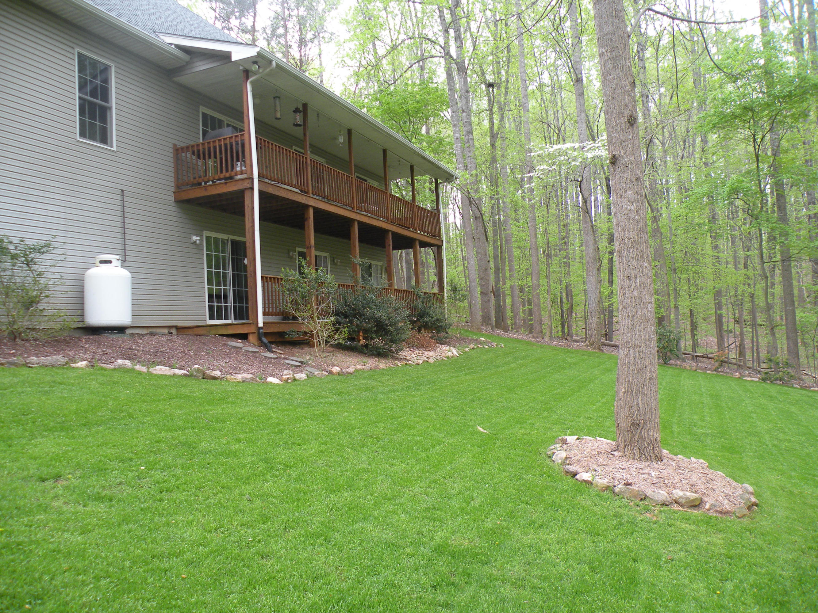 110 Woodley Road Moneta, VA 24121 - Photo 7 of 35 DSCN9068