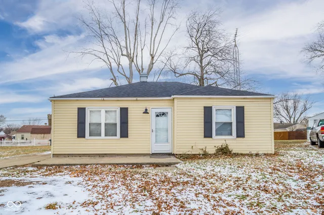 $109,900 | 1904 East Greenlawn Court, Muncie, IN 47302