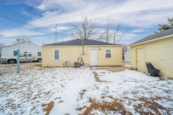 $103,000 | 1904 East Greenlawn Court, Muncie, IN 47302