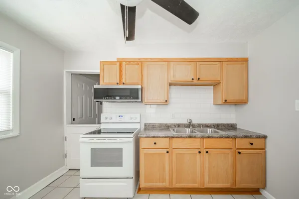 $103,000 | 1904 East Greenlawn Court, Muncie, IN 47302