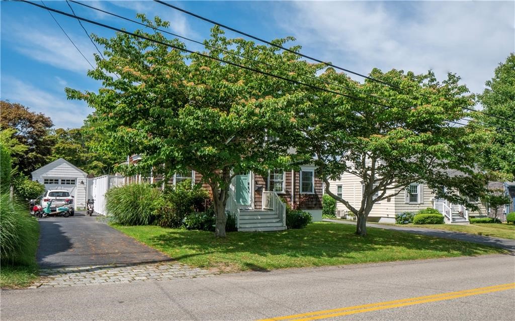 122 Ruggles Avenue Newport, RI 02840 - Photo 3 of 50