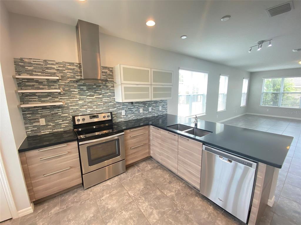 7255 Shadeview Alley Windermere, FL 34786 - Photo 2 of 31