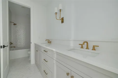 $1,795,000 | 246 23rd Avenue Southeast, St. Petersburg, FL 33705