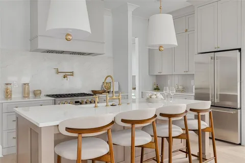 $1,795,000 | 246 23rd Avenue Southeast, St. Petersburg, FL 33705