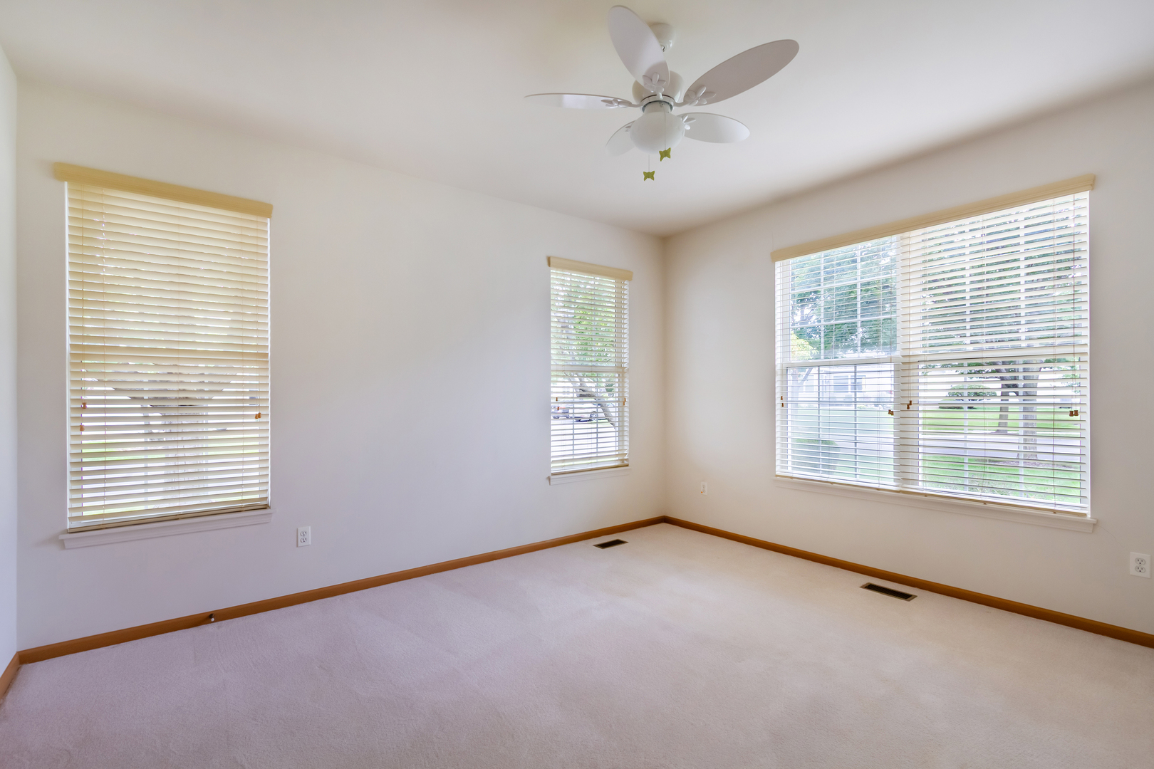 1508 Ludington Circle Romeoville, IL 60446 - Photo 16 of 28 a view of an empty room with a window