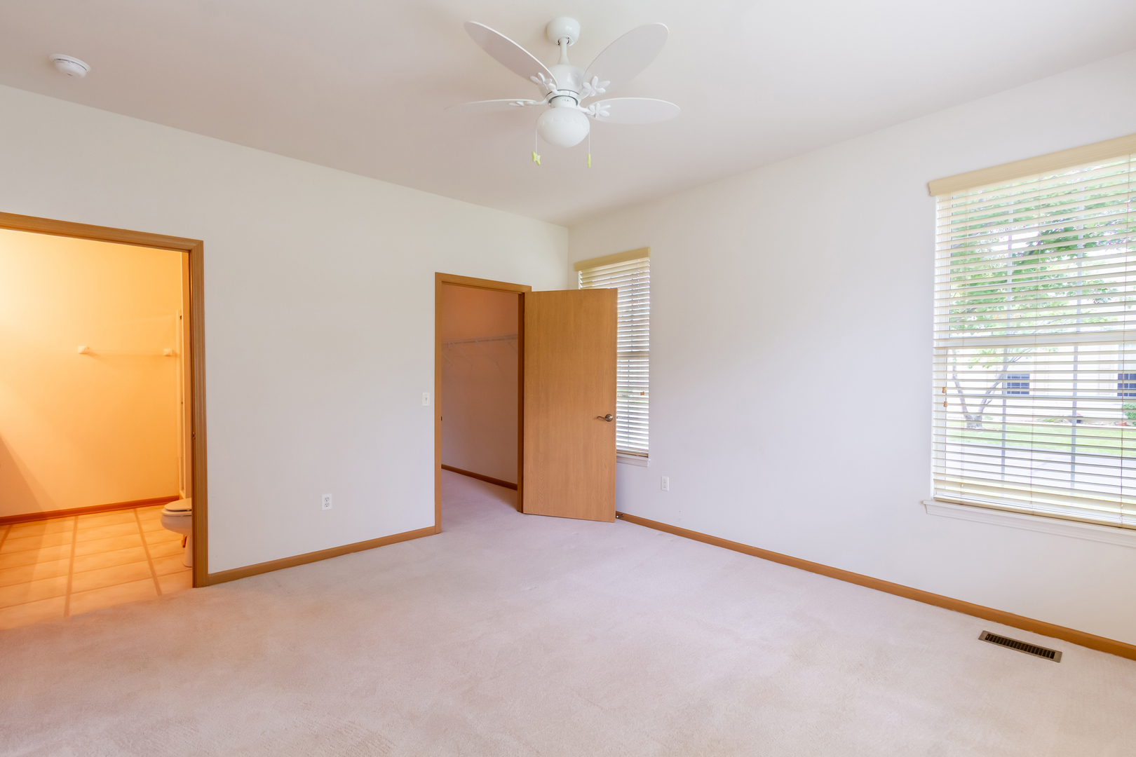 1508 Ludington Circle Romeoville, IL 60446 - Photo 17 of 28 a view of an empty room with a window