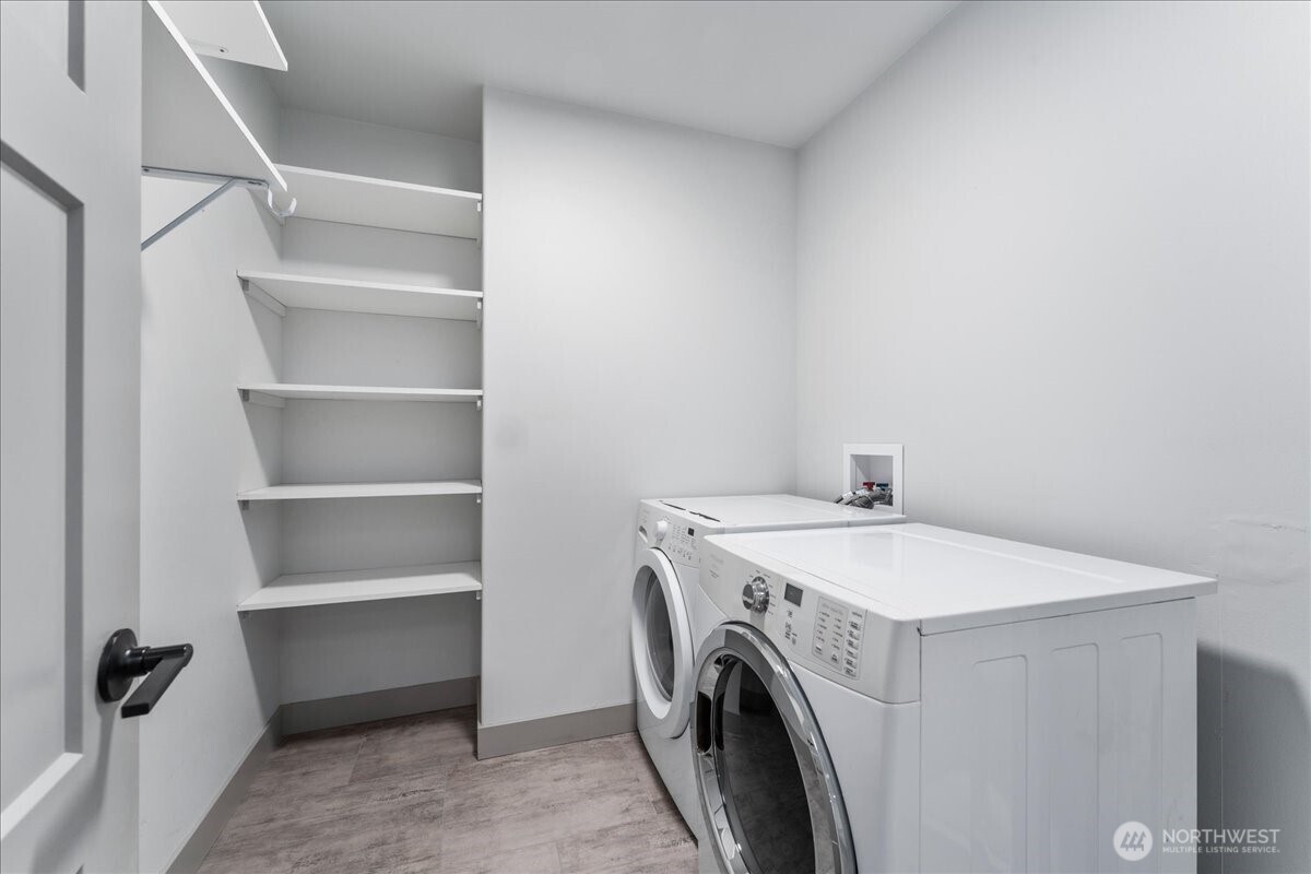 9978 Saska Way Entiat, WA 98822 - Photo 22 of 35 a utility room with dryer and washer